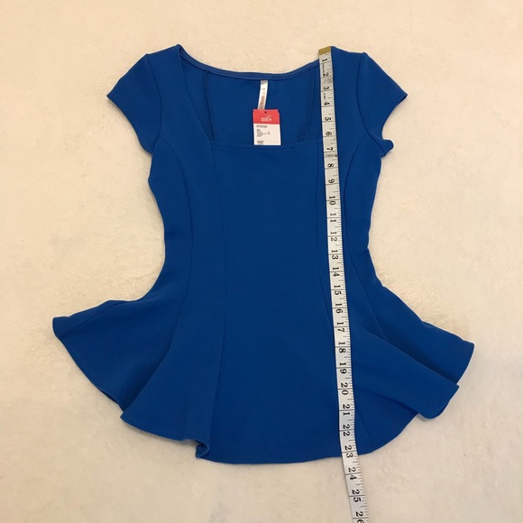 Blue form flattering blouse - Picture 4 of 8